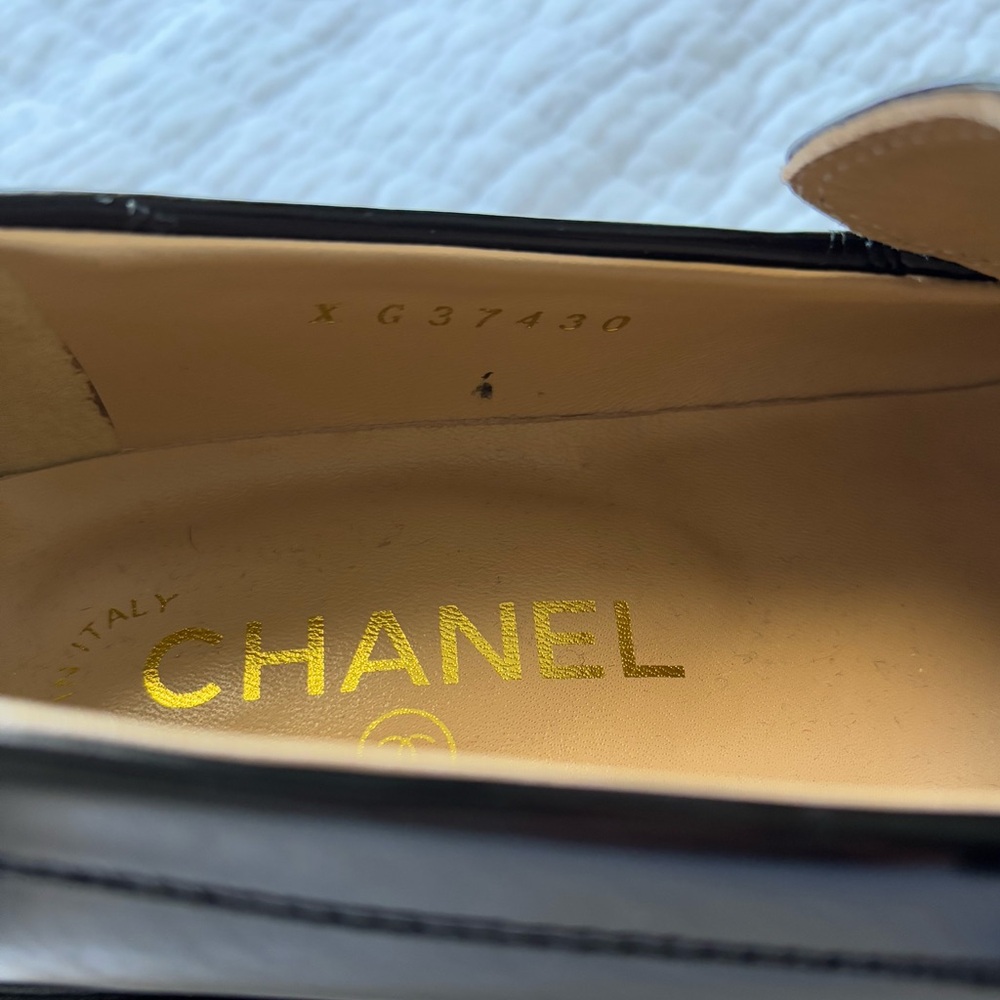 AUTH CHANEL BLACK PATENT LOAFER GOLD CHAIN SZ “37C” - Picture 5 of 6